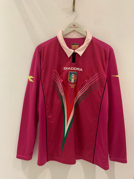 Camiseta deportiva fucsia de la FIGC