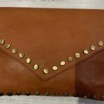 Bolso de piel marrón nuevo