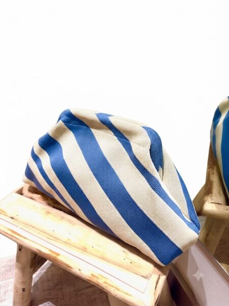 Bolso de rayas azul