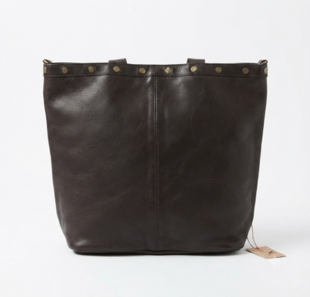 Bolso piel negro detalles dorados